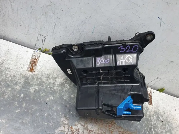 AdBlue-säiliö Audi A4 B9 OEM 8W0131878AQ.Kolumb image 4
