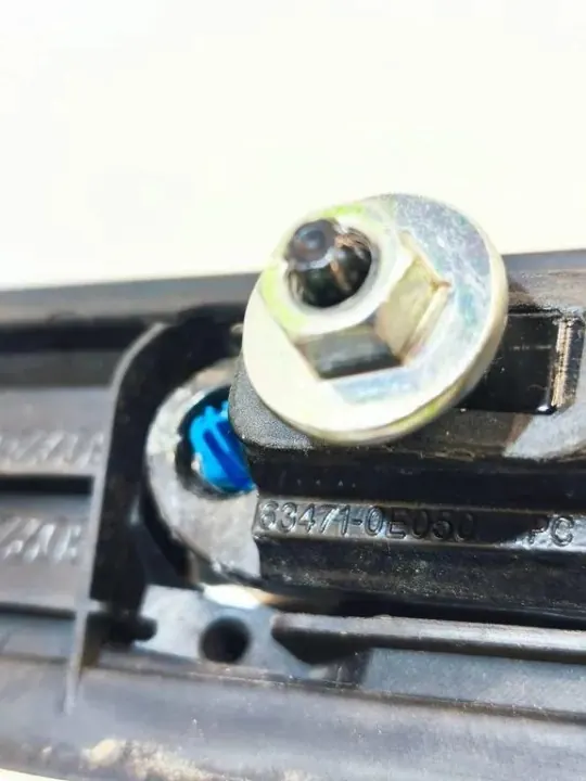 Toyota 634710E050 Hintere linke Griffstange - Gebraucht image 2