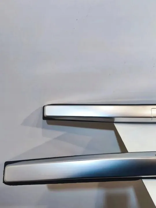 Toyota 634710E050 Hintere linke Griffstange - Gebraucht image 3