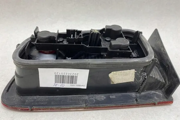 Luz trasera izquierda RENAULT LAGUNA II 8200002475 image 5