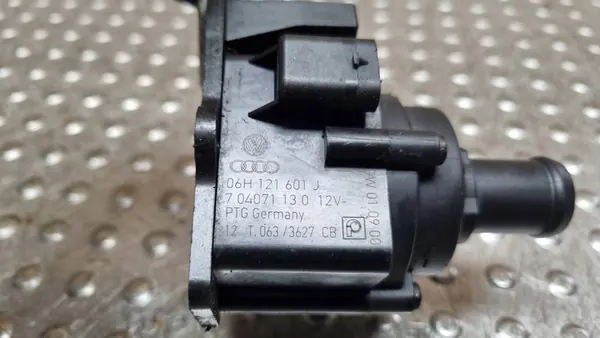 Auxiliär elektrisk kylvattenpump AUDI A4 B8 image 4