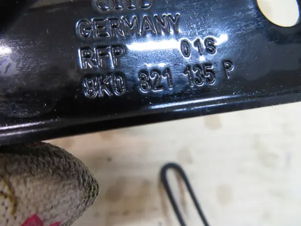 Audi OE 8K0821135P stötfångarbracket image 7
