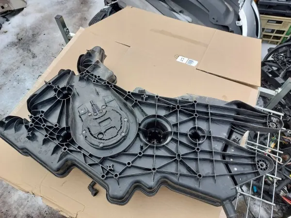 Tanque AdBlue Mercedes-Benz OEM A4474703501 - Usado image 3