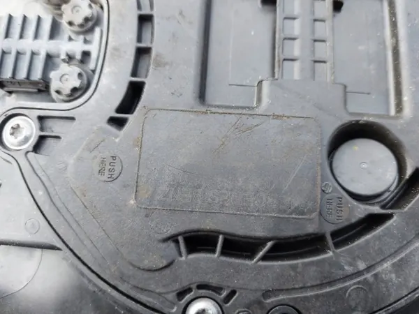 Tanque AdBlue Mercedes-Benz OEM A4474703501 - Usado image 6