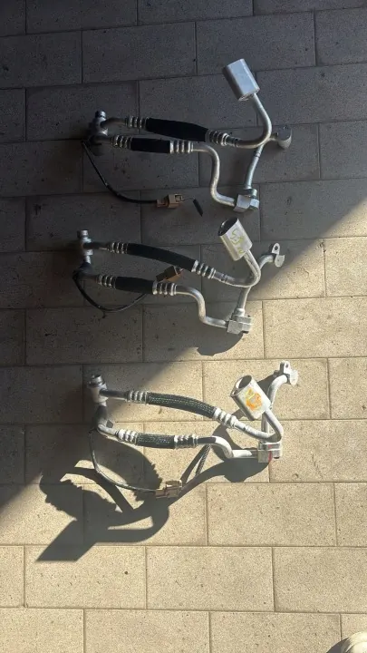 Conduit climatisation Renault OEM 924465MZ1A Megane V image 2
