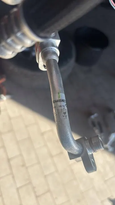 Conduit climatisation Renault OEM 924465MZ1A Megane V image 3