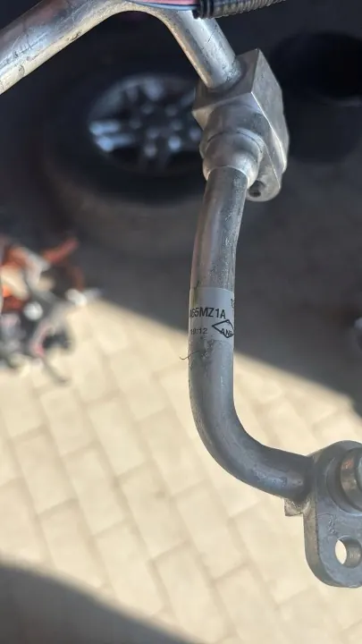 Conduit climatisation Renault OEM 924465MZ1A Megane V image 4