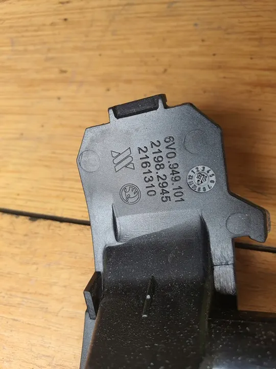 Indicador de Espelho Esquerdo Skoda Rapid Fabia 6V0949101 image 3