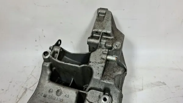 Suporte compressor AC Mercedes A1112361330 image 5