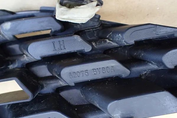 Left Bumper Grill Nissan Juke F15 14-19 62075BV80A image 10