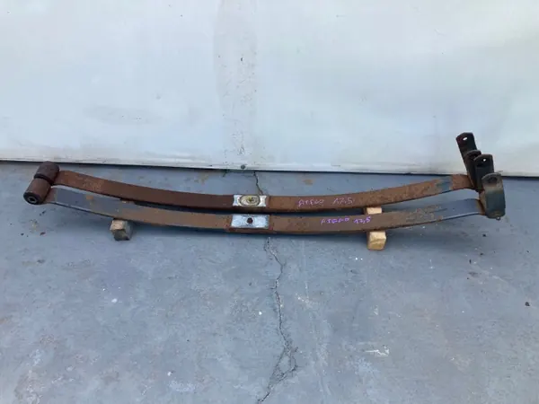 Mola dianteira Mercedes Atego 17,5" - OEM usado image 2