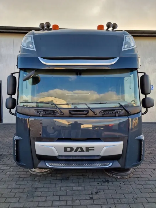 DAF XF 106 Kabine OEM 6137686 - Gebrauchter Zustand image 2