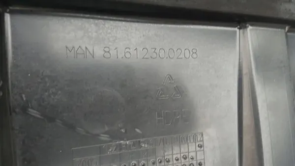 Para-lamas cabine direita MAN TGX Euro 6 OEM 81612300208 image 4
