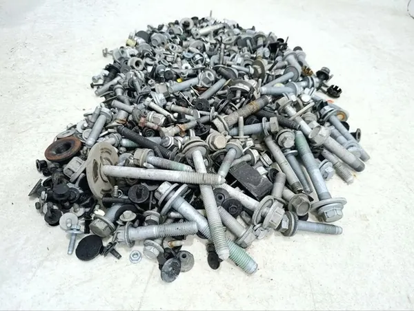 Ensemble de boulons Chrysler Pacifica 2021 OEM 282202 image 4