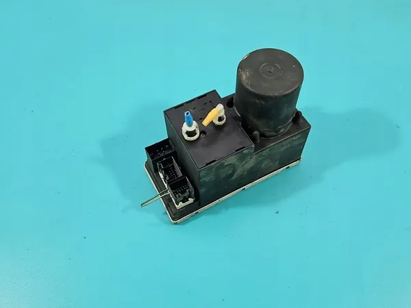 Bomba de travamento central Audi A3 8L 8D0862257 99-03 image 1