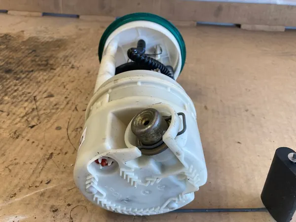 FIAT SEICENTO 0.9 Bomba de combustível 09766029900 image 5