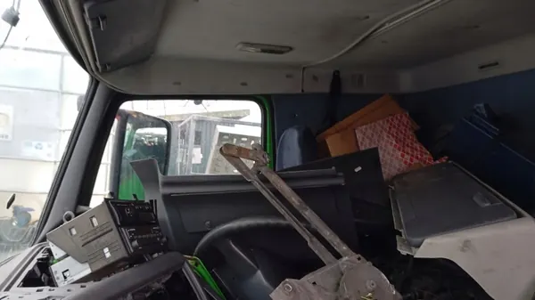 Cabine basse Volvo FH FM OEM OE - État utilisé image 8