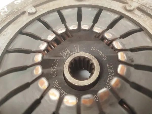 Kytkin Täydellinen Opel Corsa D Astra H 1.2 1.4 90522511 image 4