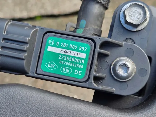 Luftfilterhus OEM 165003282R för Dacia Renault DCI image 5