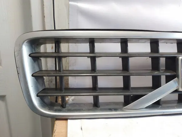 Volvo OE 30678980 Grille - Gebruikt image 4