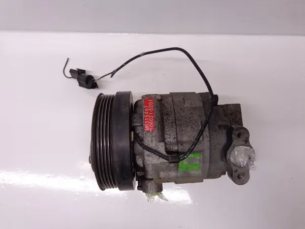 Compresseur de climatisation MITSUBISHI PAJERO PININ 1.8 GDI MR315497 image 2