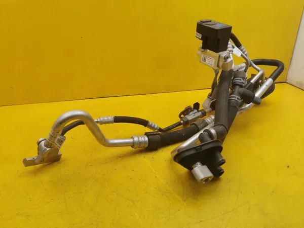 Audi Q8 AC-laajennusventtiili OEM 4M1816112M image 7