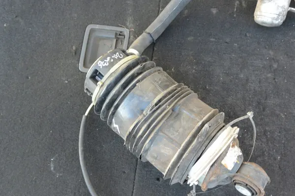 Vänster Bakfjädring Mercedes W211 W219 E63 E55 CLS63 AMG image 2