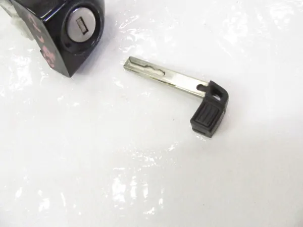 Insert de cilindro de fechadura BMW E87 OEM Wkładka image 3