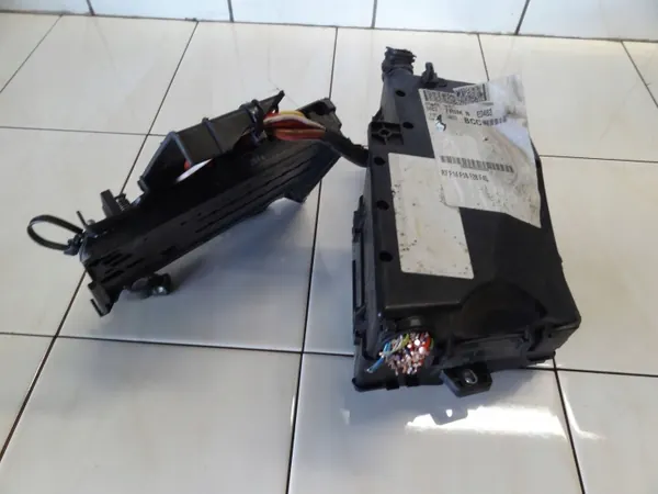 Zekeringkastmodule F1ET14K733BCC voor Ford Focus MK3 image 2