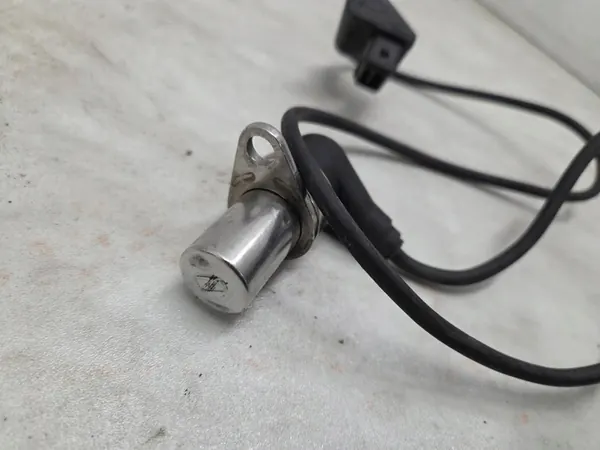 Kampiakselin sijaintisensori BMW E36 318 image 2