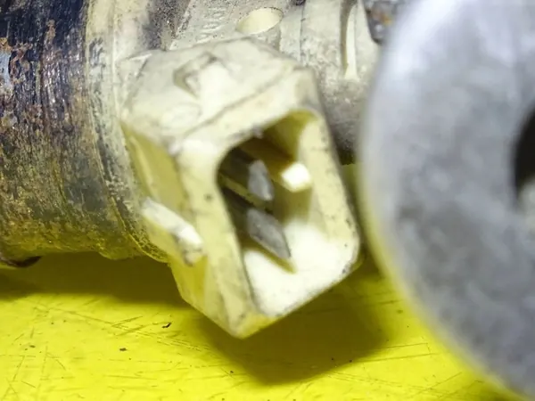 Kraftstoffschiene VW Passat B4 1.6 037906031J / 0280150955 image 3