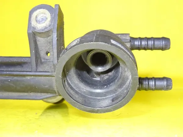 Kraftstoffschiene VW Passat B4 1.6 037906031J / 0280150955 image 5