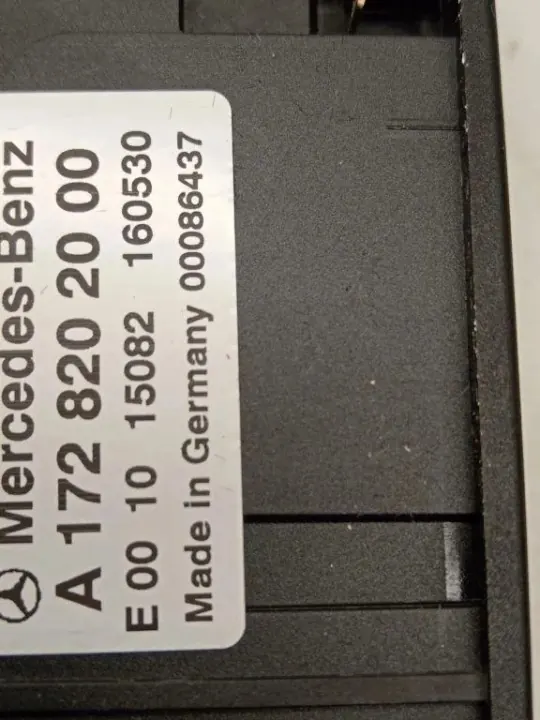 Porta USB OEM A1728202000 para Mercedes GLE W166 image 2