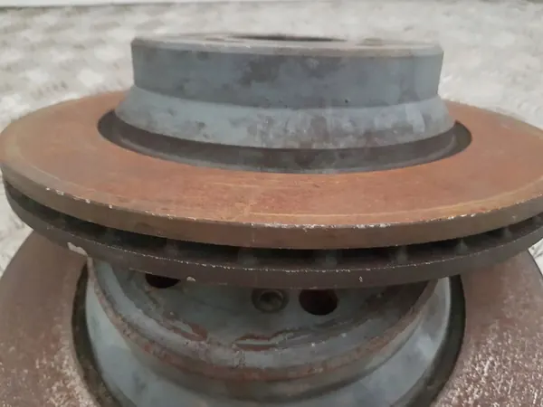 Achterremschijf Mercedes-Benz E W212 2013 A0004230912 image 3