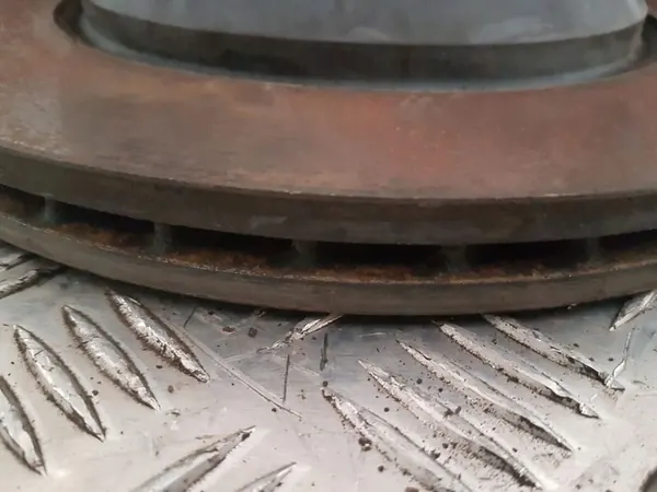 Achterremschijf Mercedes-Benz E W212 2013 A0004230912 image 4