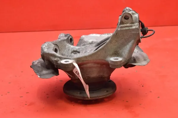 OEM 6792286-04 Etu-oikea pyöränkannatin BMW F20 image 5