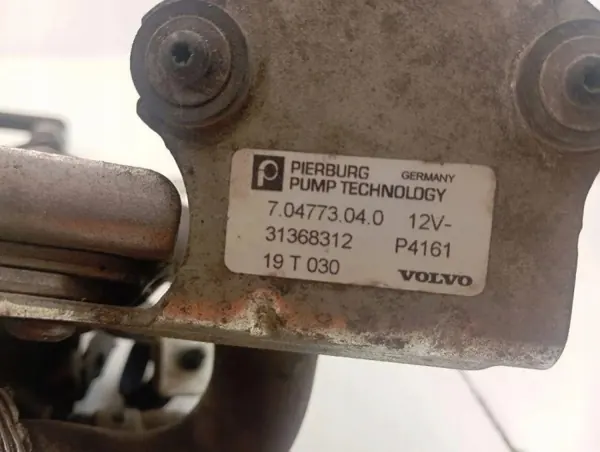 Soporte Bomba Agua Volvo OEM 344069030 - Usado image 3
