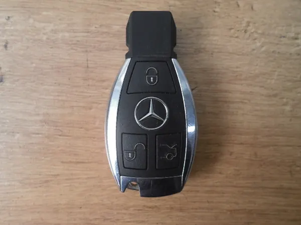 Clé MERCEDES VIANO VITO W639 image 1
