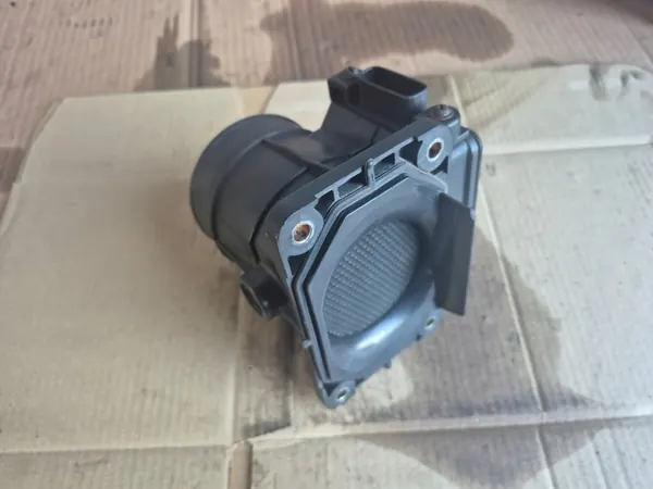 Débitmètre d'air Mitsubishi Carisma 1.8GDI E5T08271 image 2