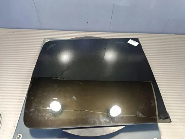 Gebruikte VW Caddy III Carrosserieglas Rechts Achter OEM Wrakowisko-27942- image 2