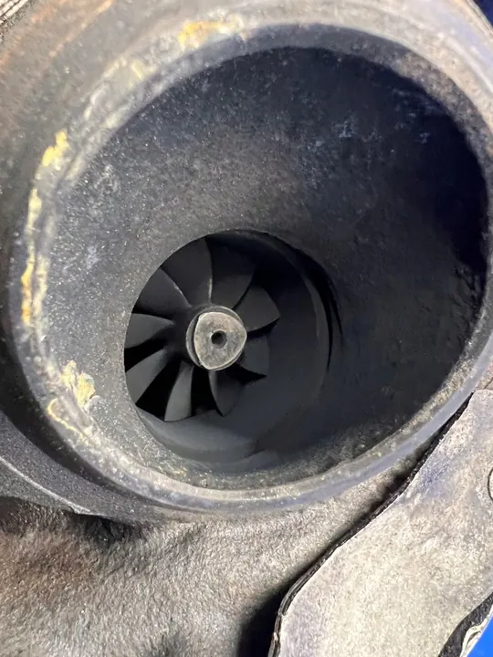 AUDI A8 D4 4.2 TDI Turboahtimen Oikea 057145874P image 6