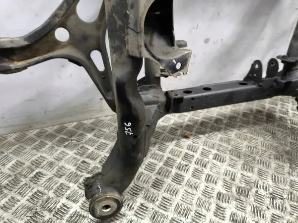 Mercedes-Benz Främre Stödräm OEM AMD122063 image 3