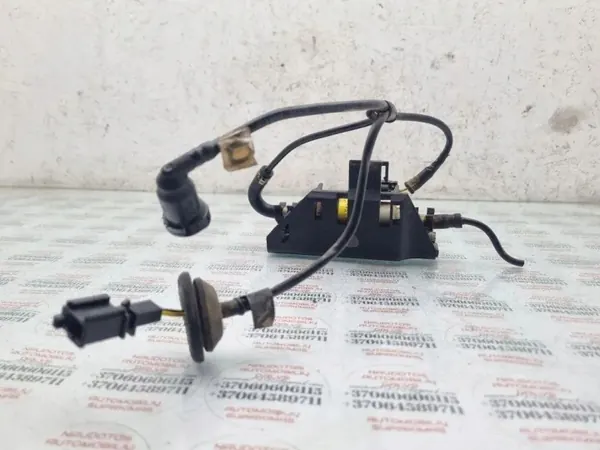 Pompe à carburant chauffage auxiliaire VW Passat B6 OEM 7L5971864 image 4