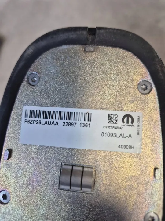 Antena GPS (aleta) OEM P6ZP28LAUAA para Chrysler Pacifica image 3