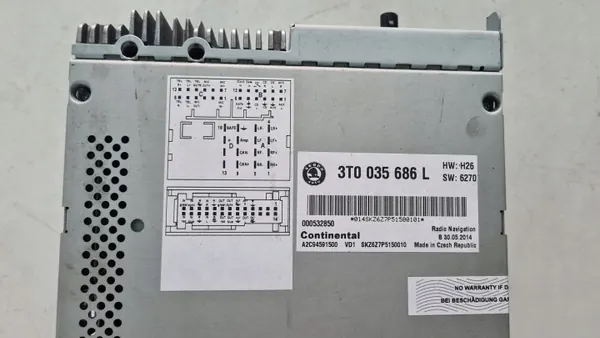 Radio Navigation Skoda Superb II OEM 3T0035686L image 3