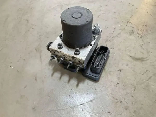 Pompe ABS OEM A0084318712 pour Mercedes Sprinter 3-T image 2