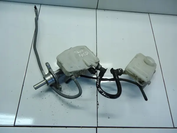 Depósito líquido frenos OEM 460910323R para Trafic III image 2