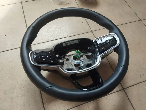 Volante POLESTAR 2 32333823 image 2