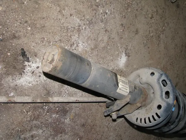 Amortizzatore Volkswagen OE 5C0413031AQ image 3