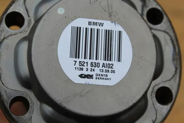 BMW 5 E60 E61 2004 Bakre Halvaxel image 4